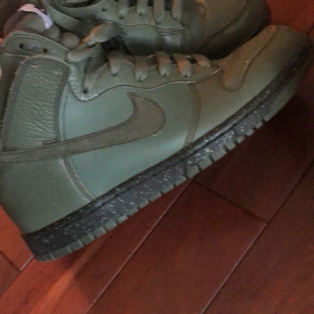 Nike Hightop Sneakers Sz8